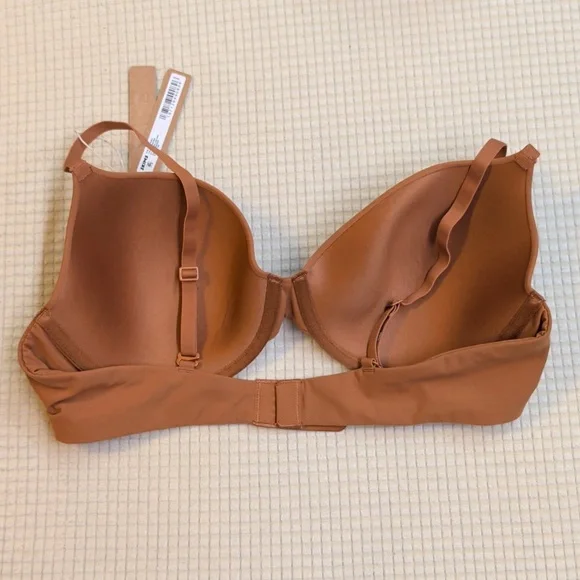 SKIMS Fits Everybody T-shirt Demi Bronze Bra - Picture 4 of 5